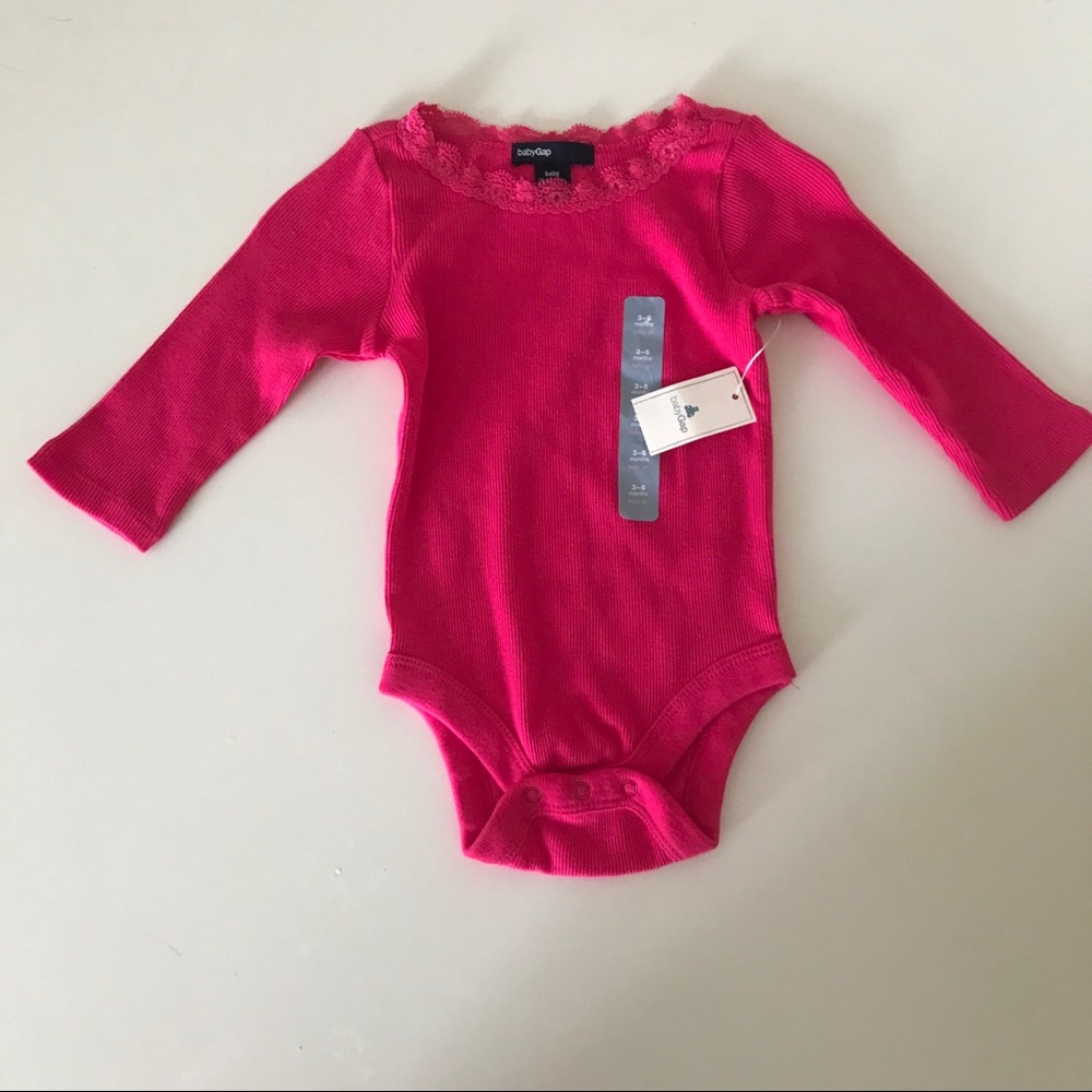 NEW WITH TAGS BABY GAP ONESIE